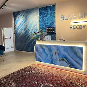 Blue Shades Hotell